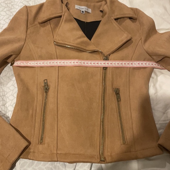 Blush cropped Jacket, suede look and feel. Size 6 - Picture 6 of 8